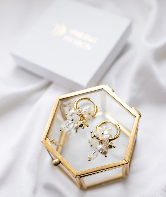 Celine-korvakorut, valkoinen