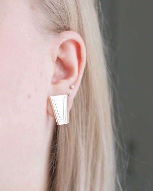 Dina-nappikorvakorut, hopea