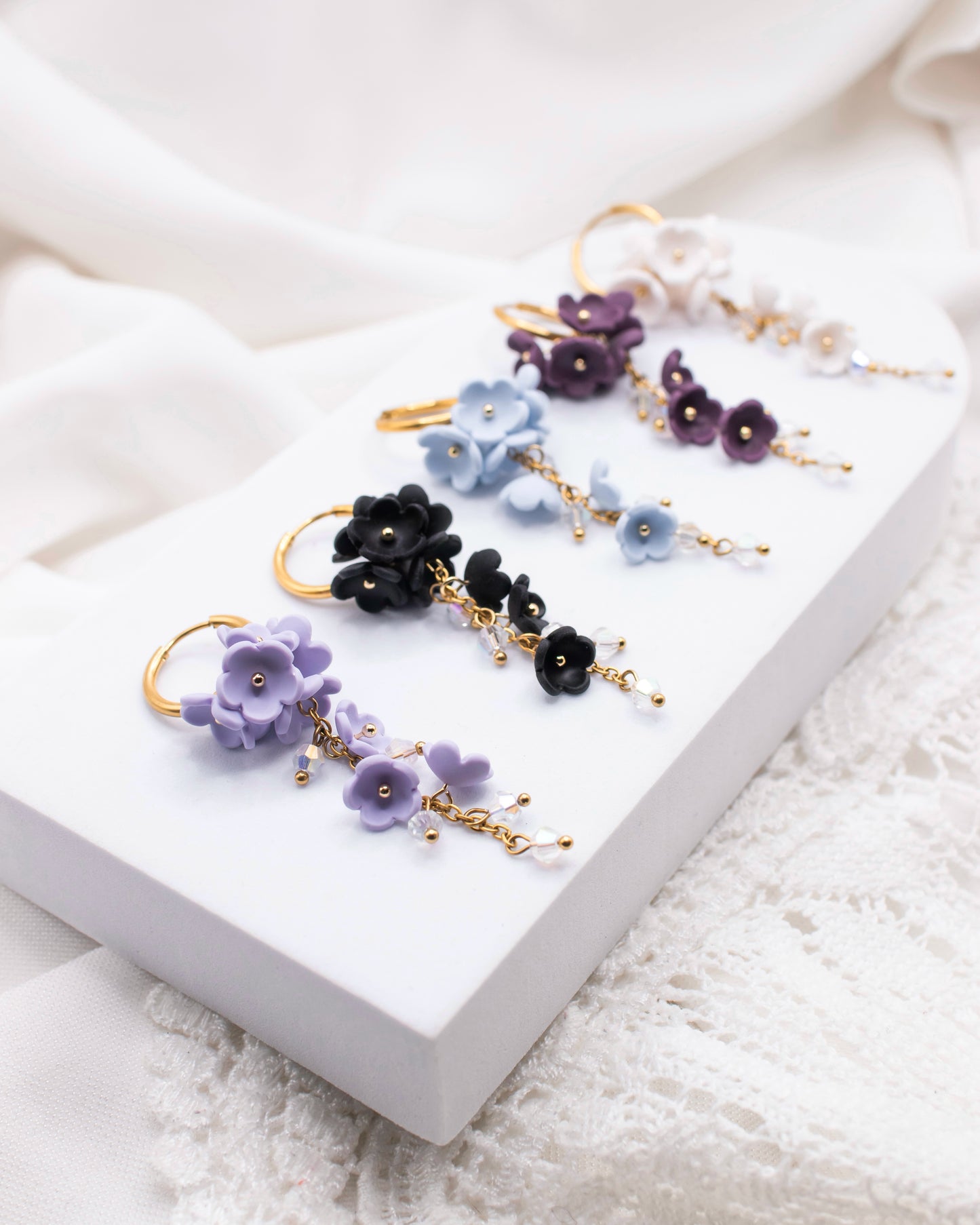Liliana-korvakorut, violetti