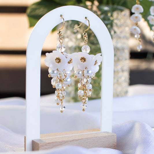 Cherry-korvakorut, valkoinen