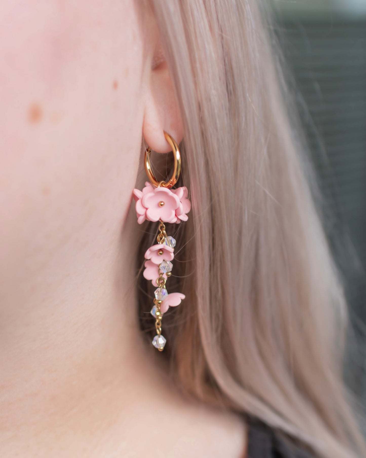 Liliana-korvakorut, fuksia