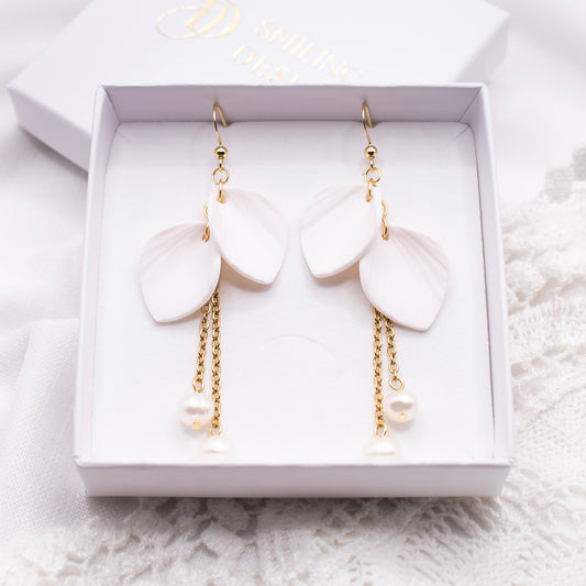 Ava-korvakorut, valkoinen