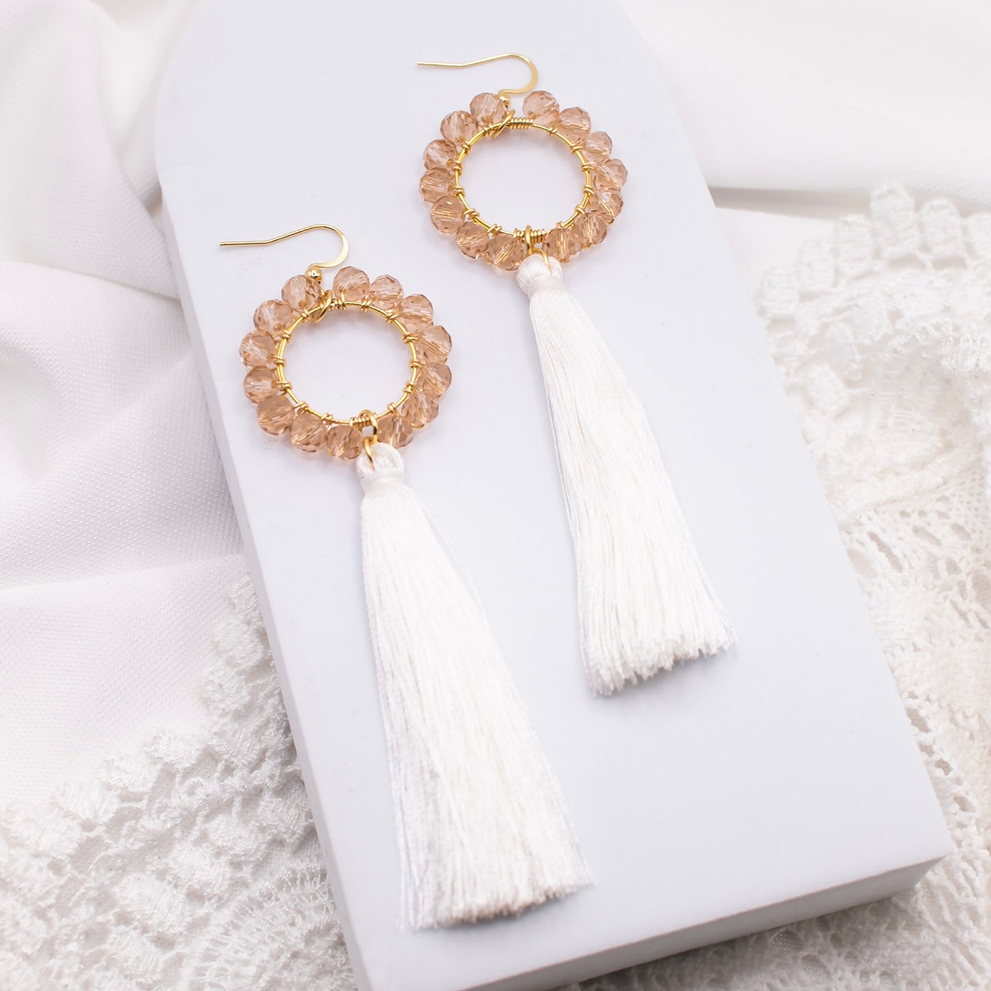 Belle-korvakorut, beige