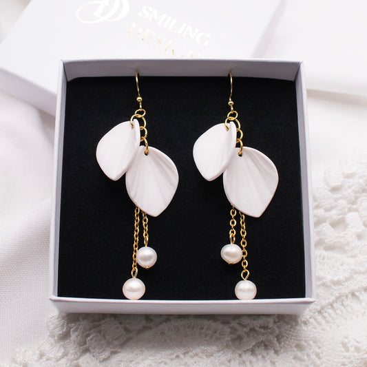 Ava-korvakorut, valkoinen