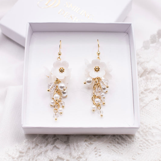 Cherry-korvakorut, valkoinen