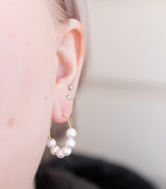 Lana-korvakorut, valkoinen kalsedoni